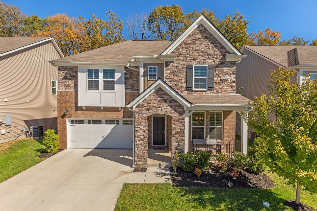 1945 Stonewater Dr - Photo 1