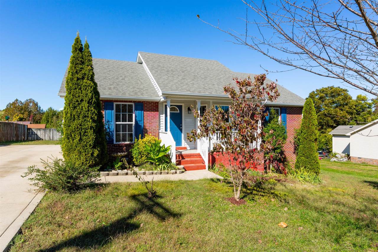 304 Westminster Ln - Photo 1