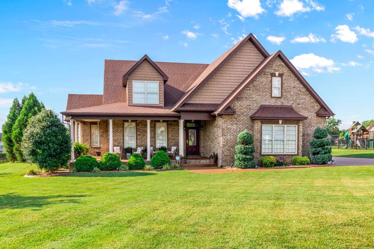 1007 Glasgow Ln - Photo 1