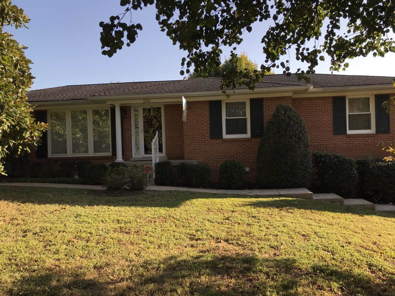204 Porter Cir - Photo 1