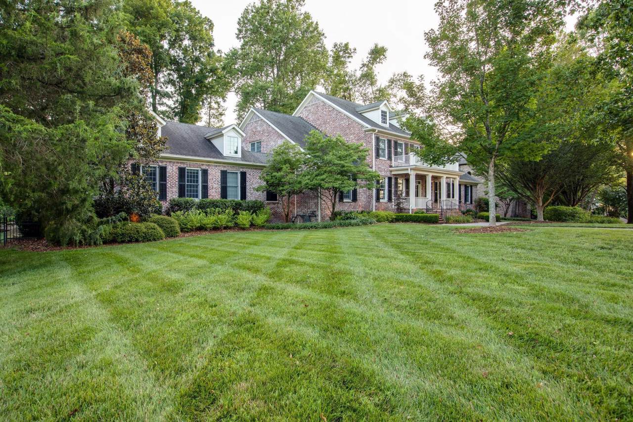 230 Governors Way - Photo 1