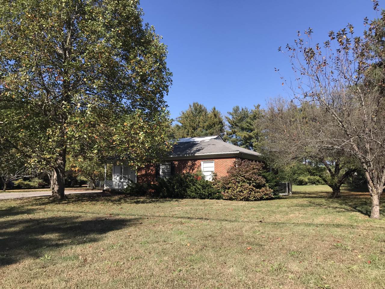 1107 Bradyville Pike - Photo 1