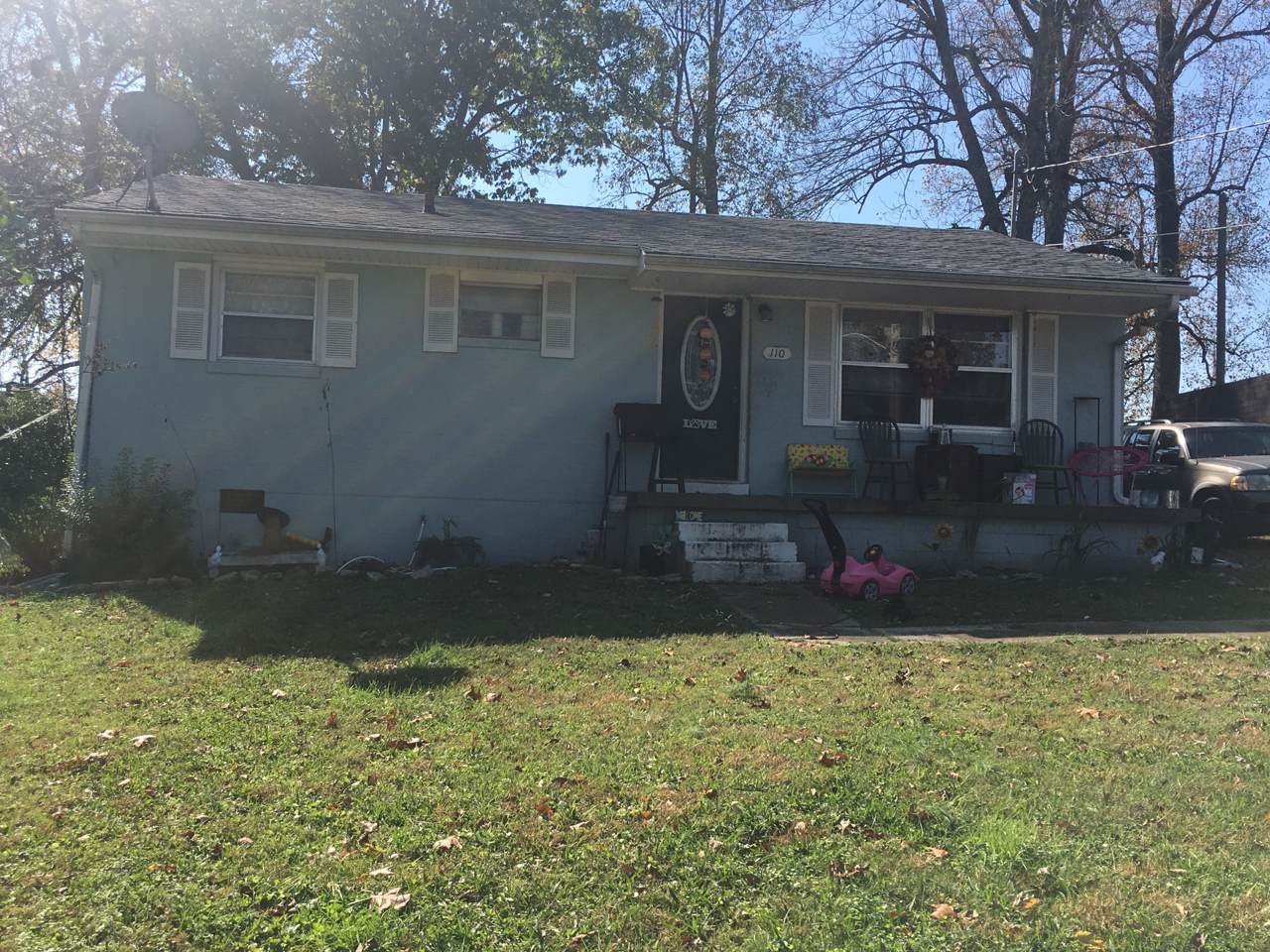 110 Crestview Cir - Photo 1