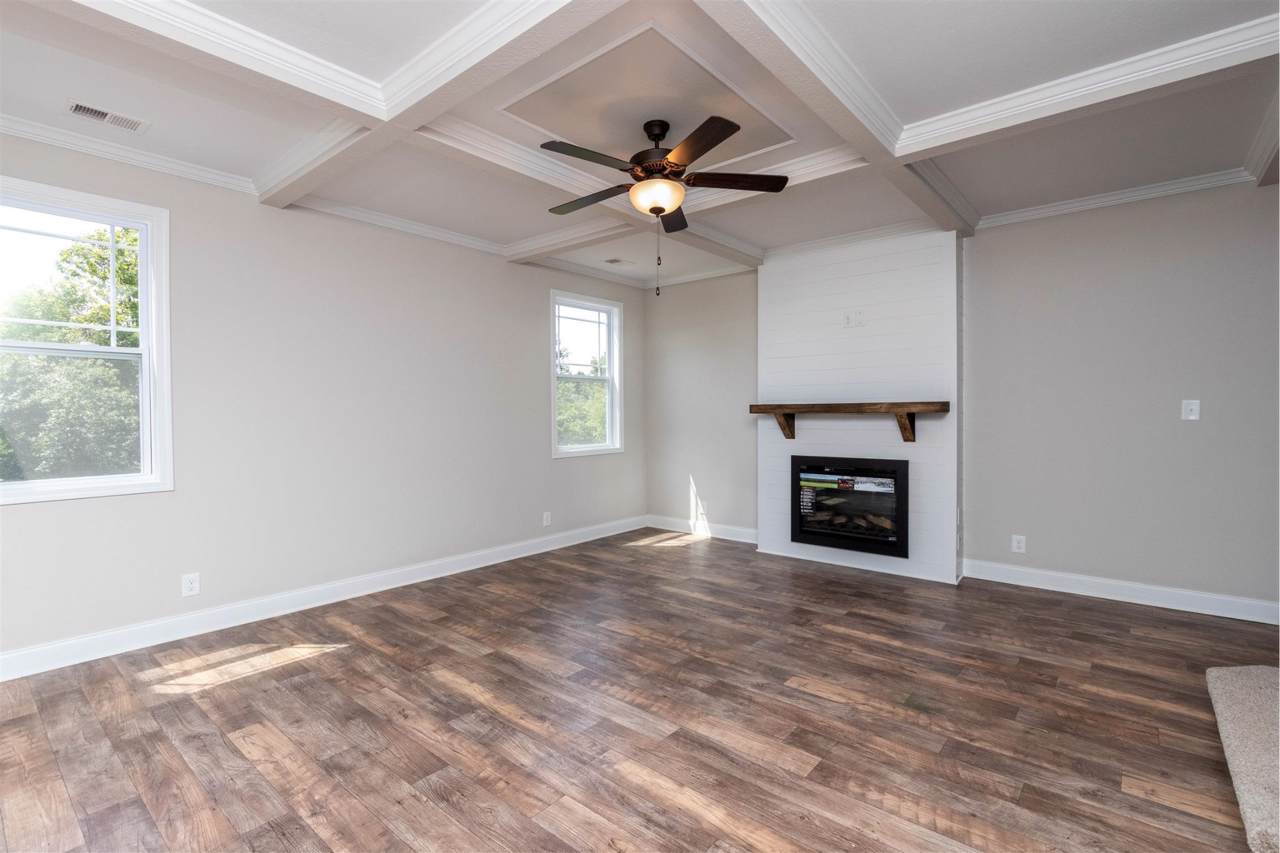 386 West Creek Farms - Photo 1