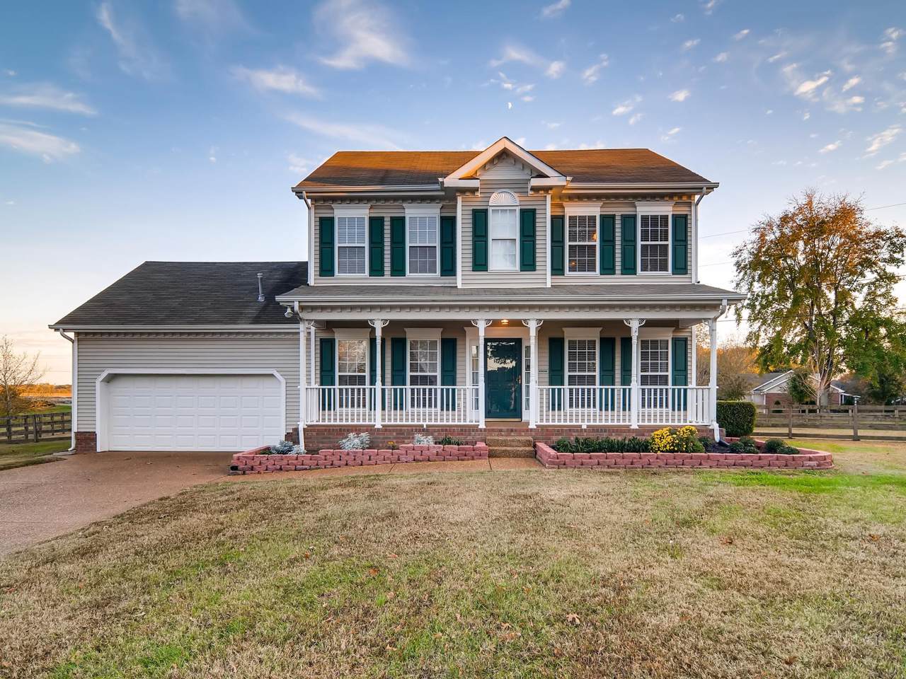 2711 Lydia Ct - Photo 1