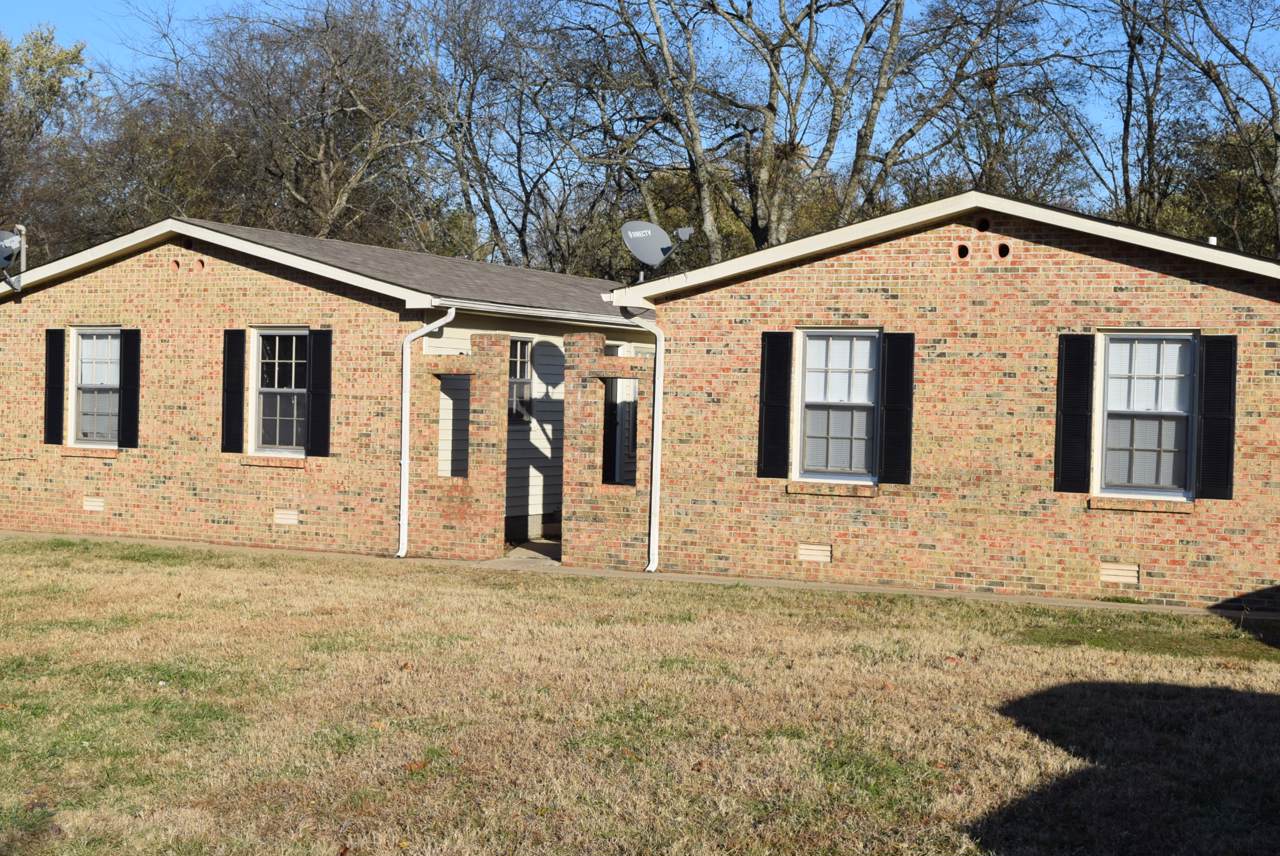 2325 Reidhurst Dr - Photo 1