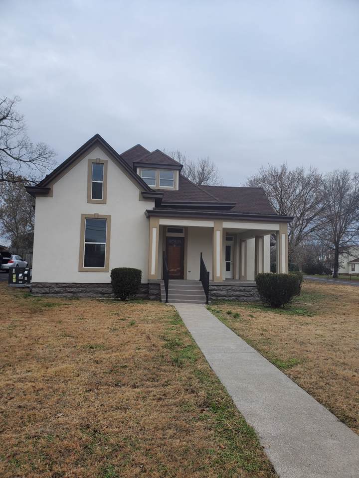 502 Castle Heights Ave - Photo 1