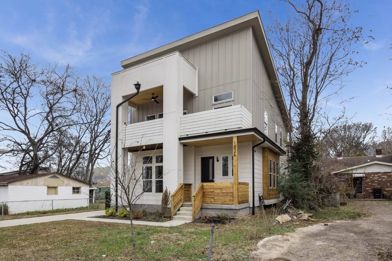 1826 Owen St - Photo 1