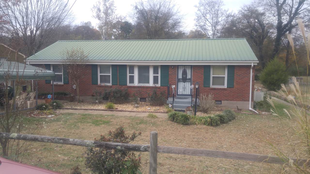 3811 E Ridge Dr - Photo 1