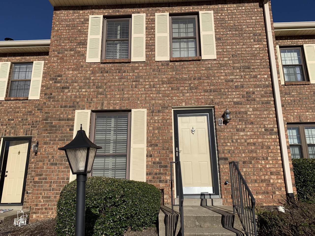202 Thistle Ln - Photo 1