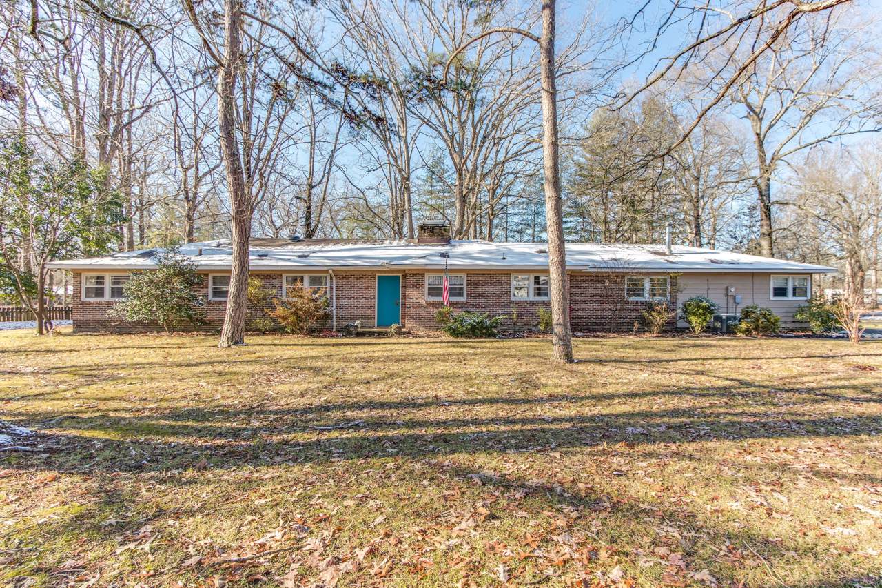 1003 Pickett Dr - Photo 1