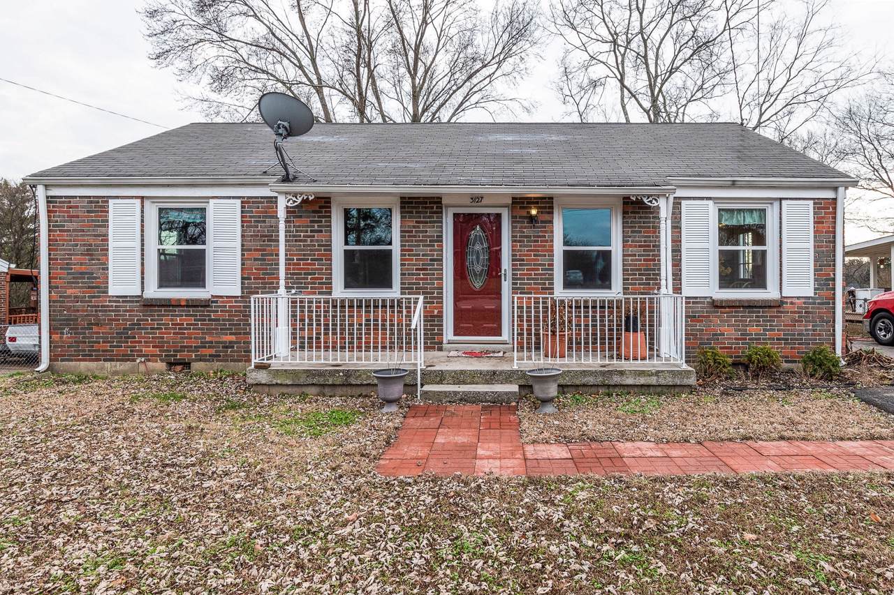 3127 Cloverwood Dr - Photo 1
