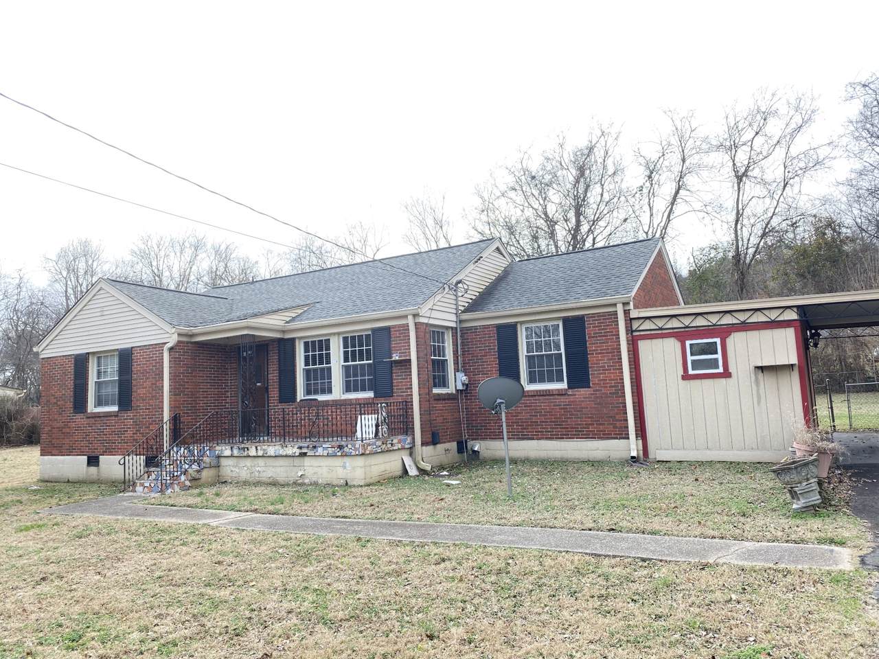 913 Drummond Dr - Photo 1