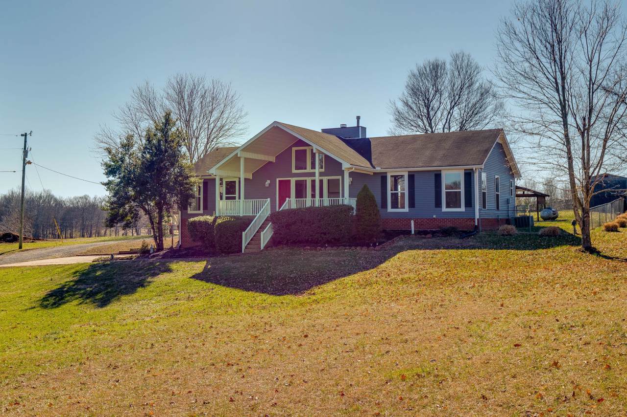 1107 Old Clarksville Pike - Photo 1