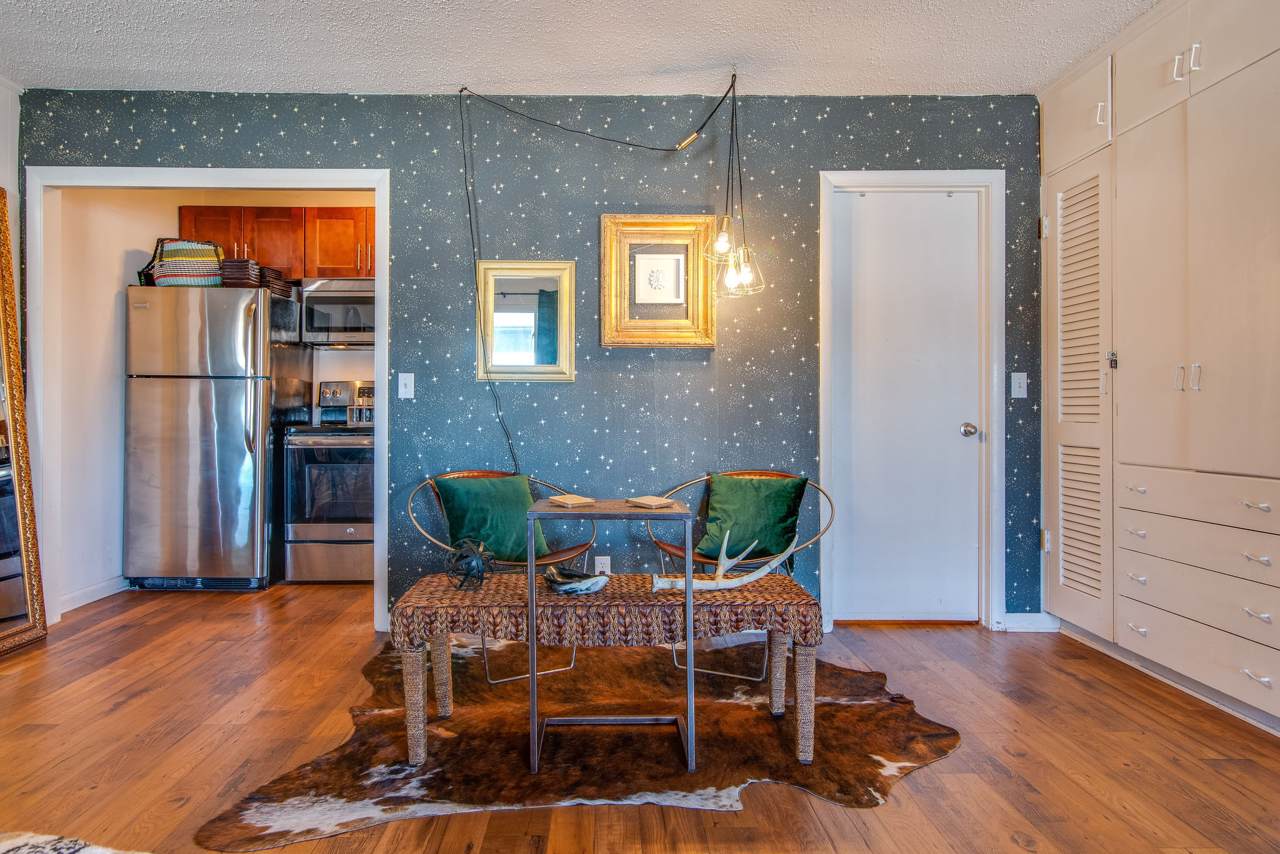 803 Hillview Heights - Photo 1