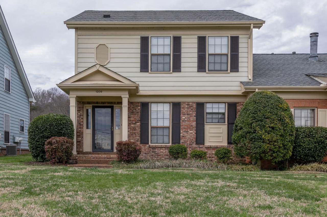 1209 Brentwood Pointe - Photo 1