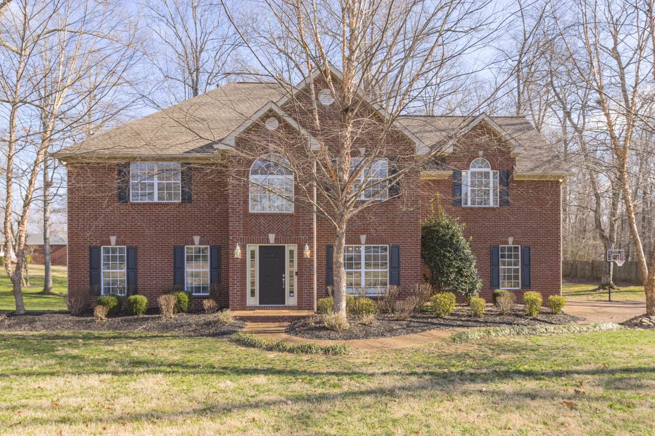 1003 Ridglea Drive - Photo 1