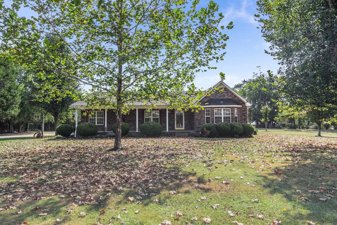 4851 Barfield Crescent Rd - Photo 1