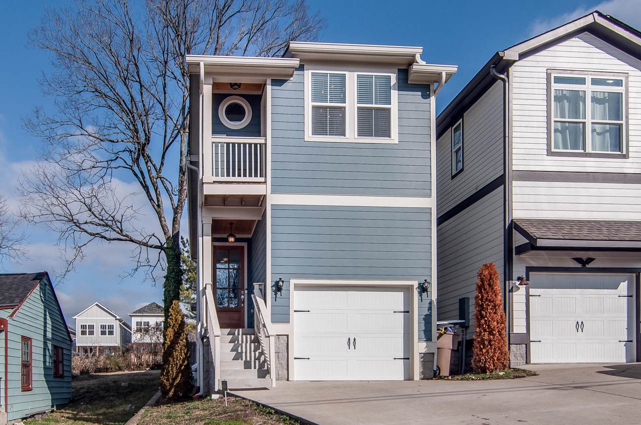 921A Thomas Ave - Photo 1