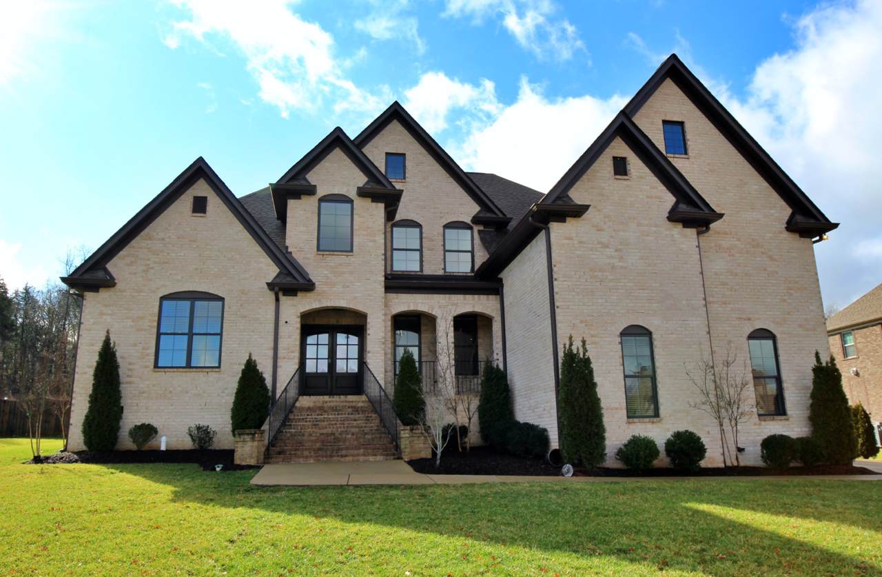 203 W Chandler Ct - Photo 1