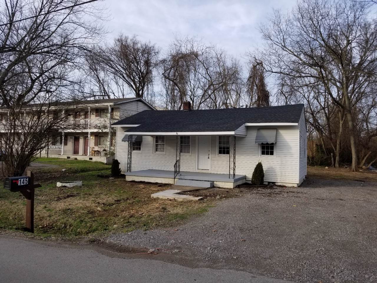 145 Harris St - Photo 1