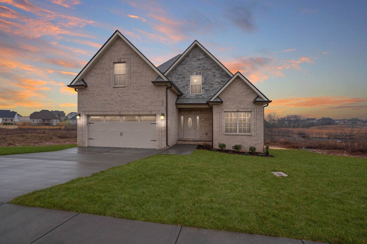 678 Farmington - Photo 1
