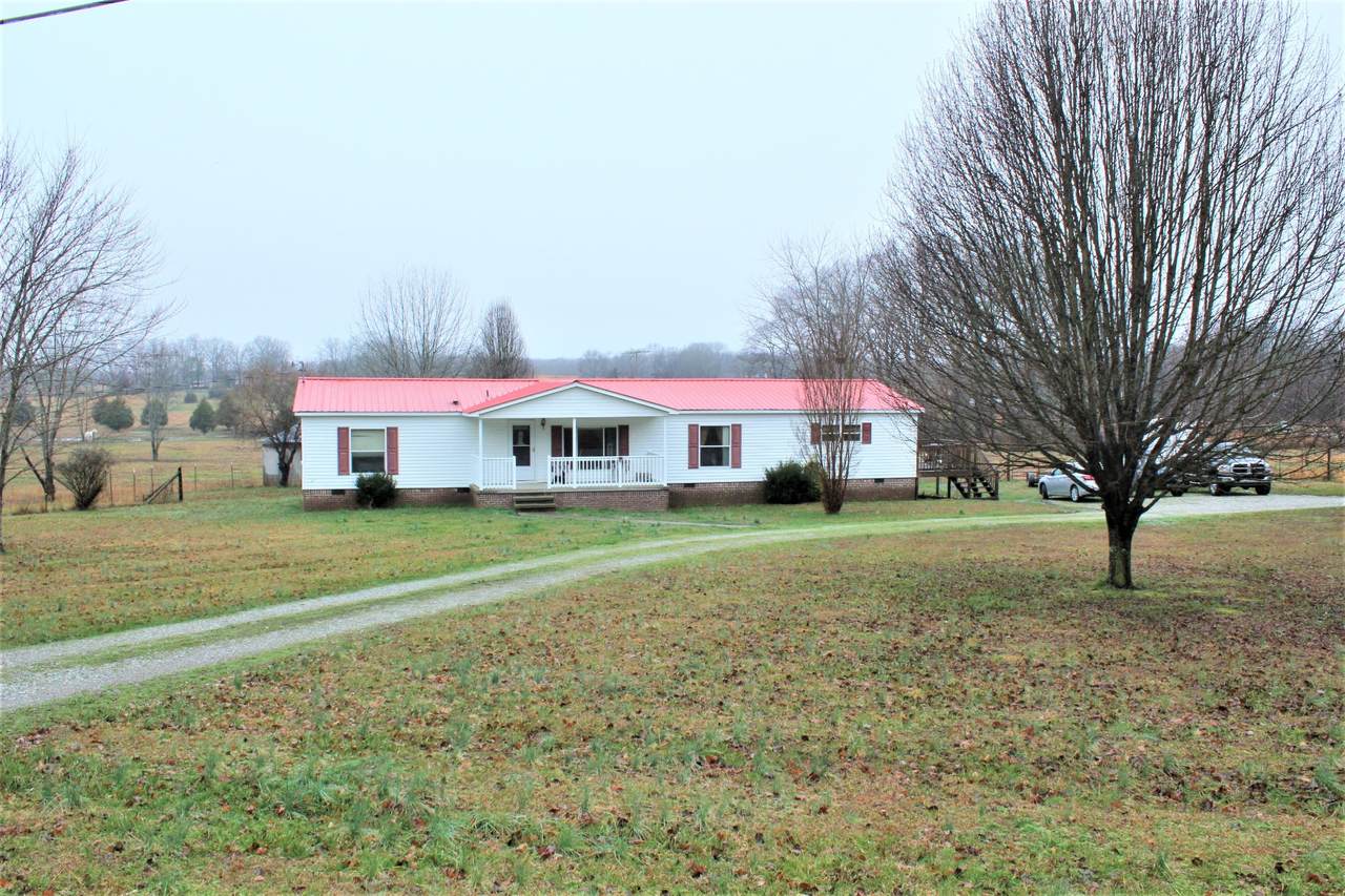 8154 Pinewood Rd - Photo 1