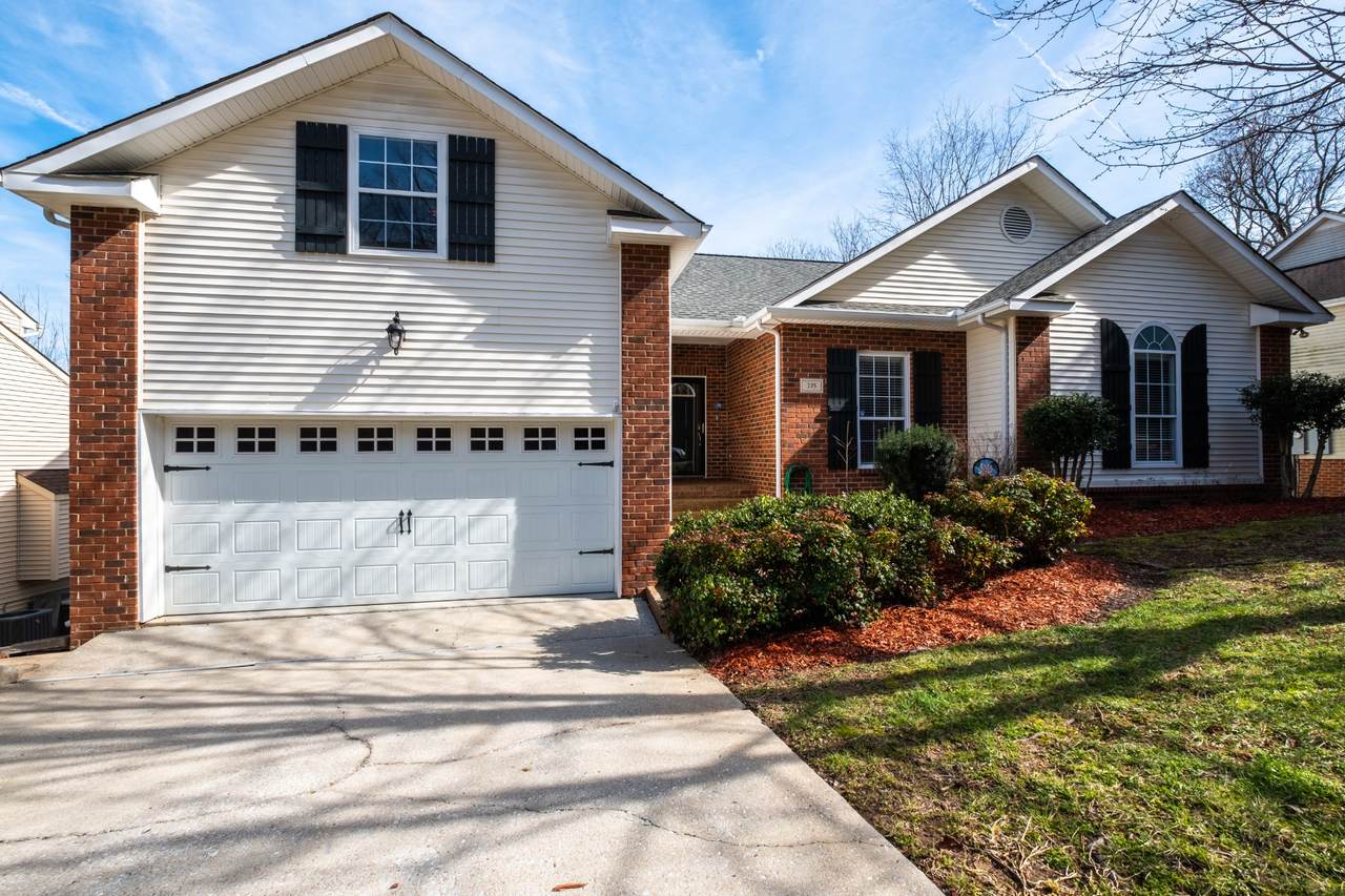 725 E Woodlands Trl - Photo 1