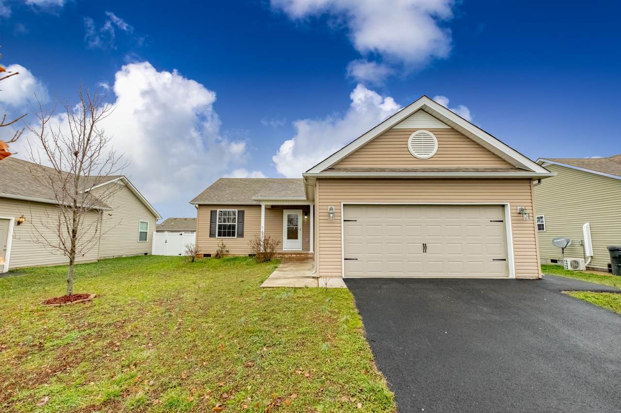 1820 Emily Ln - Photo 1