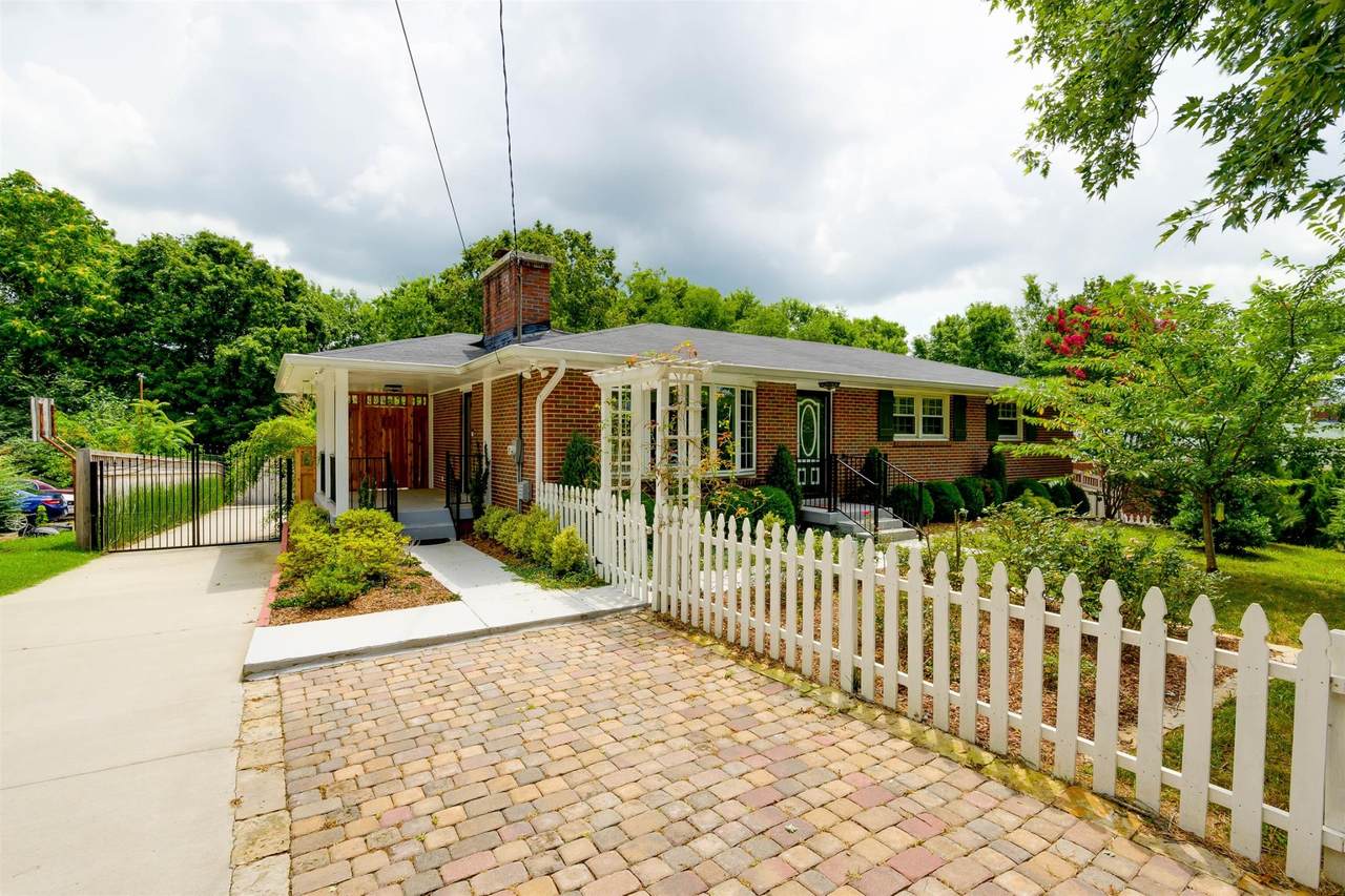 2611 Barclay Dr - Photo 1