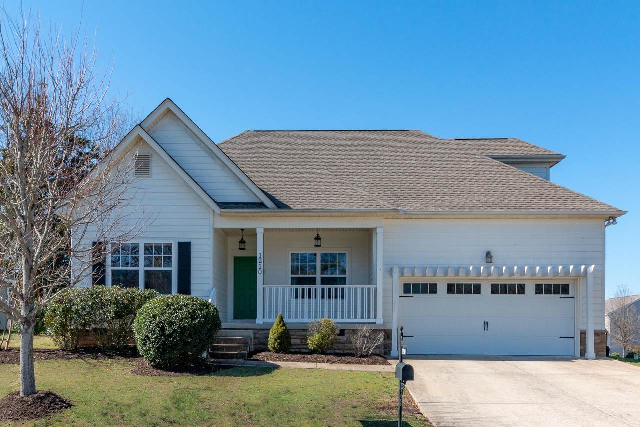 1210 Oxford Village Cir - Photo 1