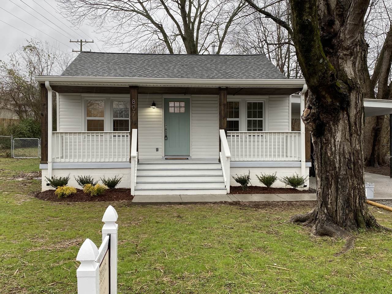 807 Poplar Ave - Photo 1