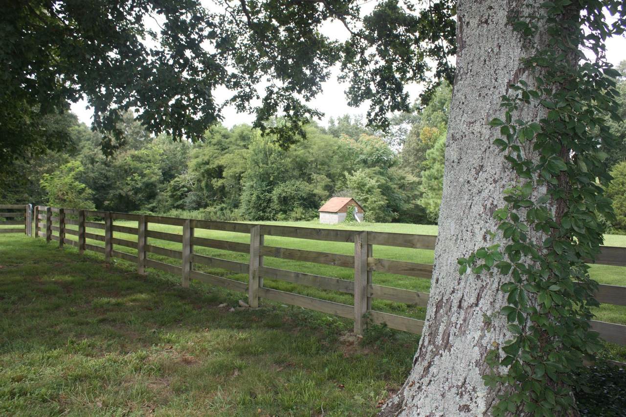 5950 Pinewood Rd - Photo 1