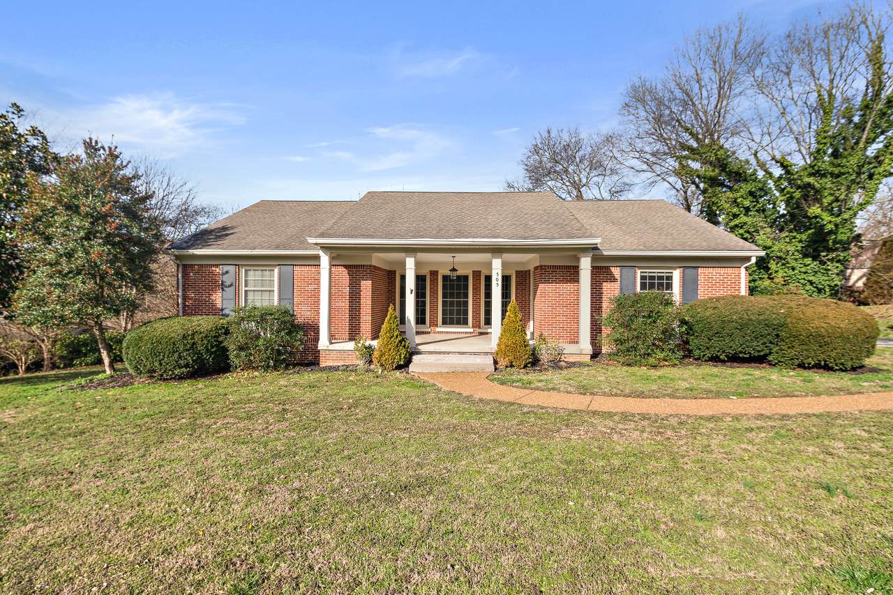 505 Oakwood Dr - Photo 1
