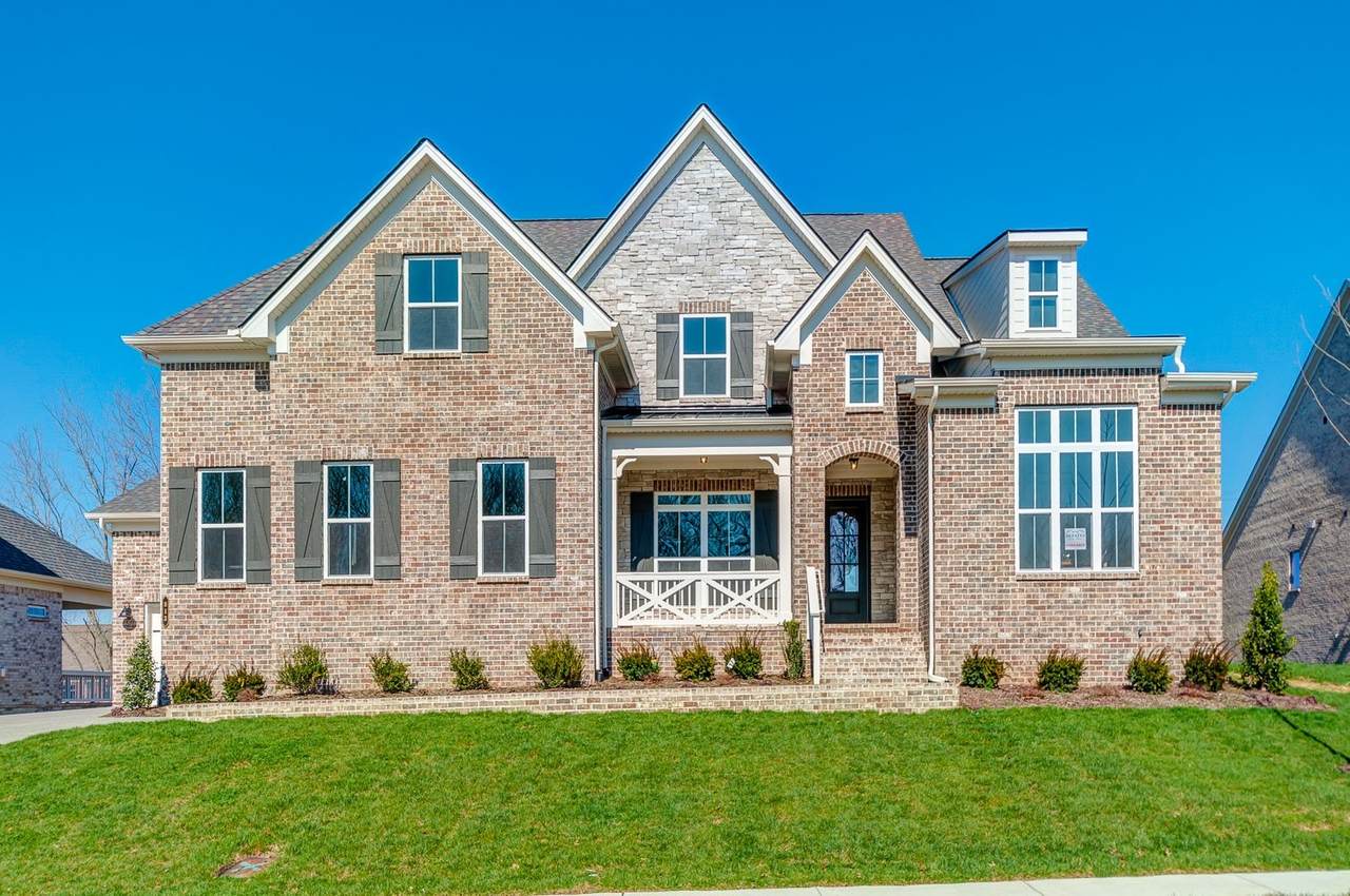 813 Delamotte Pass - Photo 1