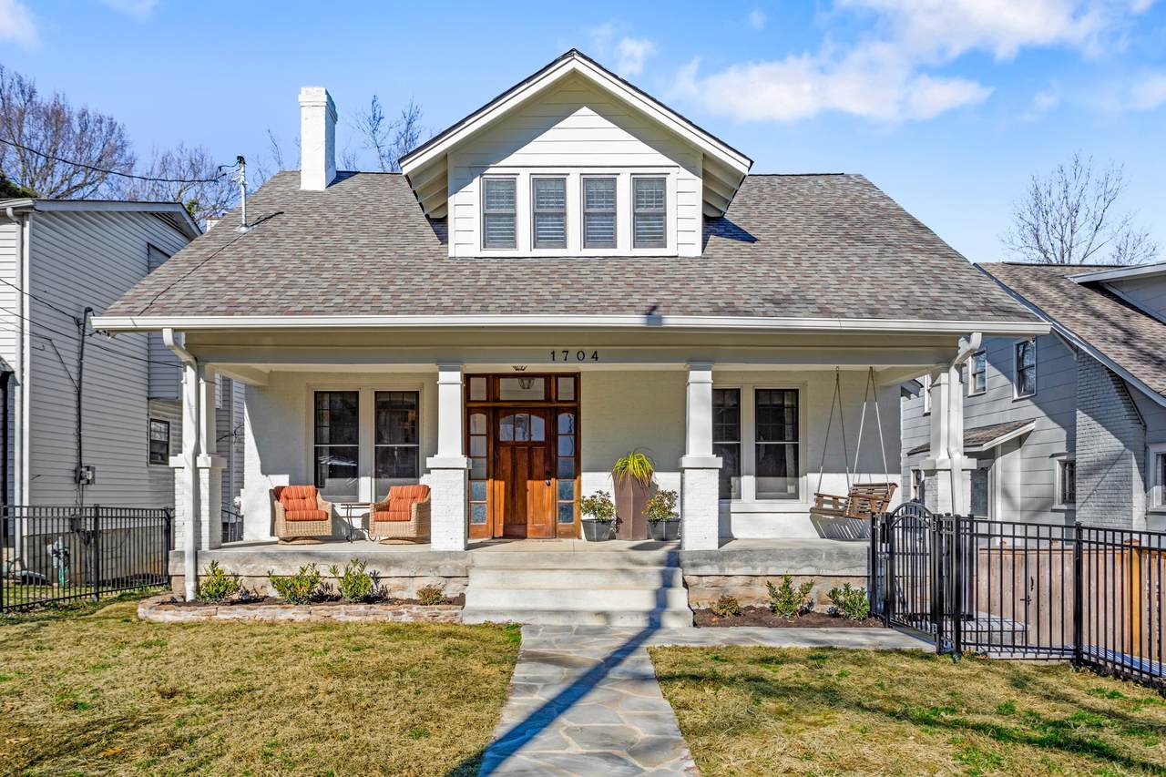 1704 Ashwood Ave - Photo 1