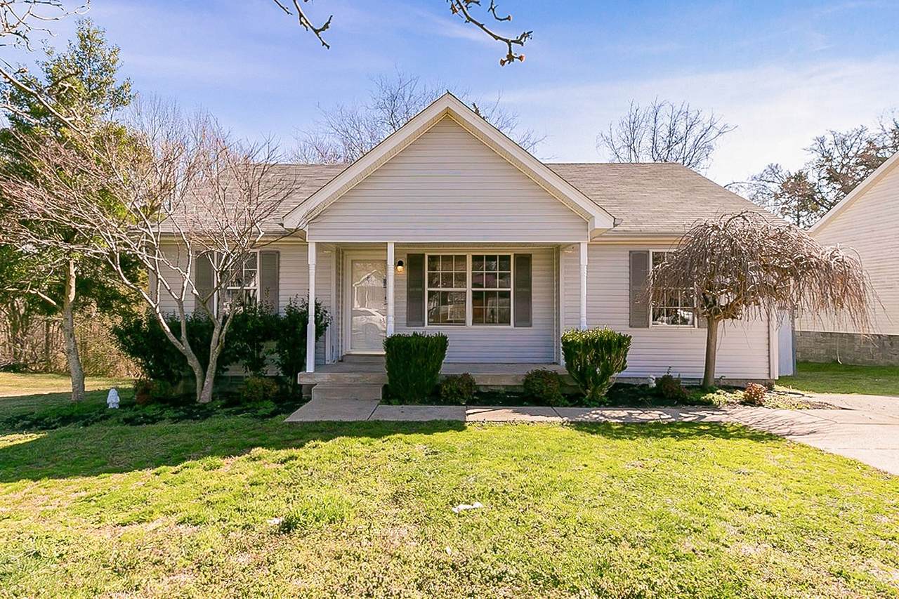 423 Norfolk Dr - Photo 1