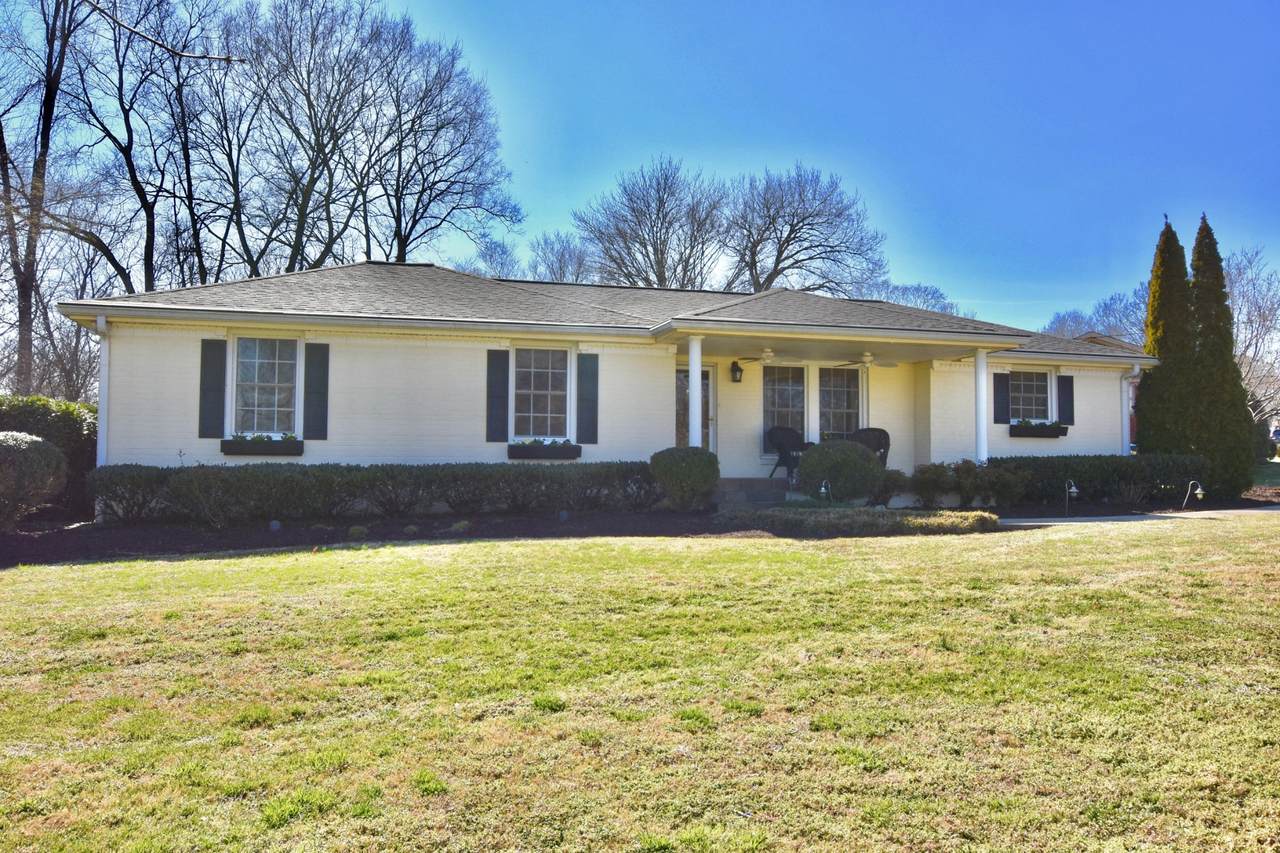 321 Bramblewood Dr - Photo 1