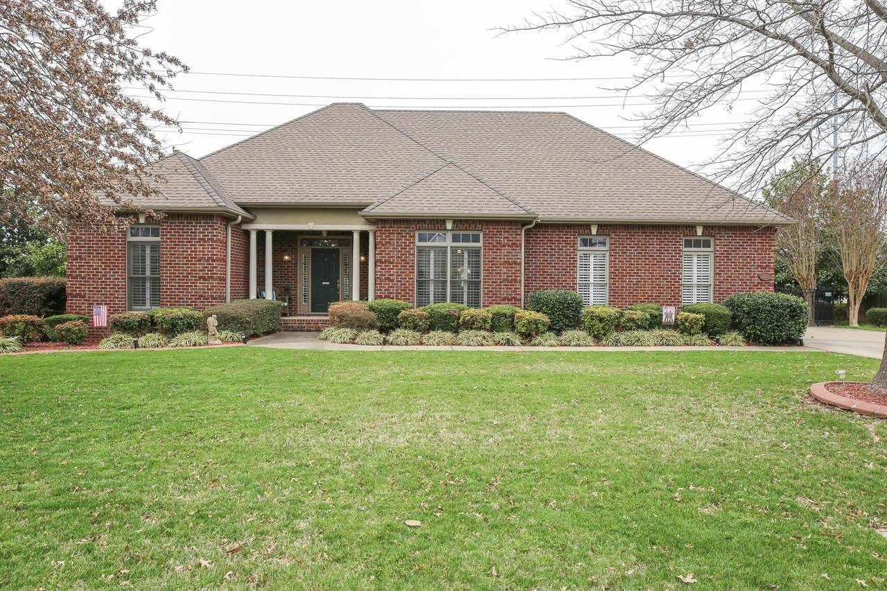 2707 Dora Elizabeth Ct - Photo 1