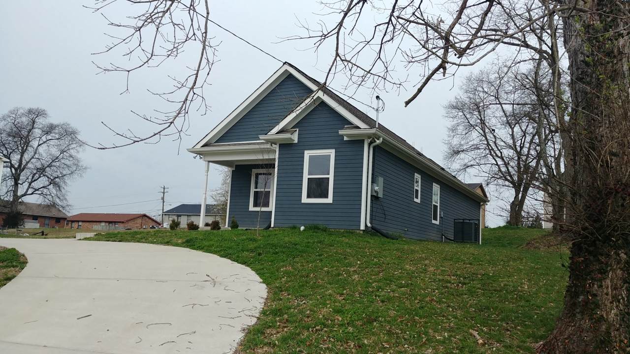 2416 Woodale Ln - Photo 1