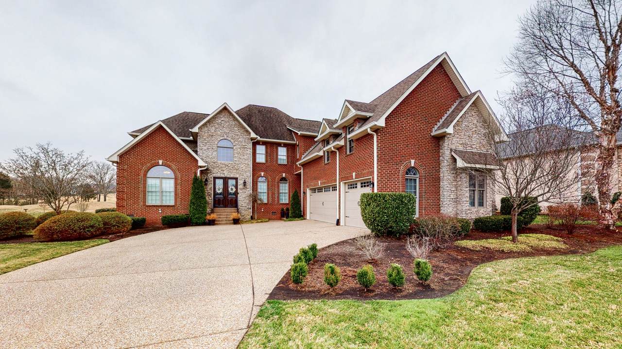 619 Ridgecrest Ln - Photo 1