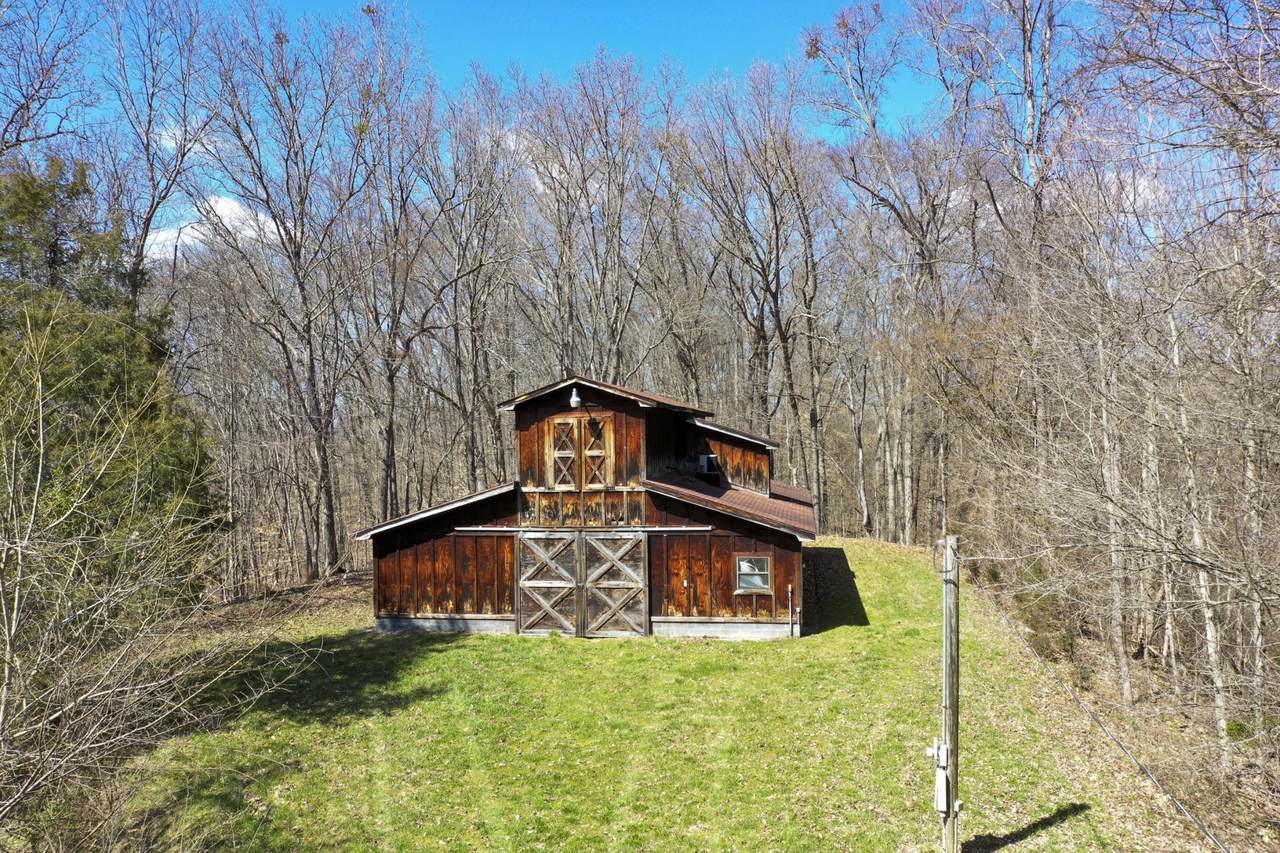 180 White Hollow Way - Photo 1