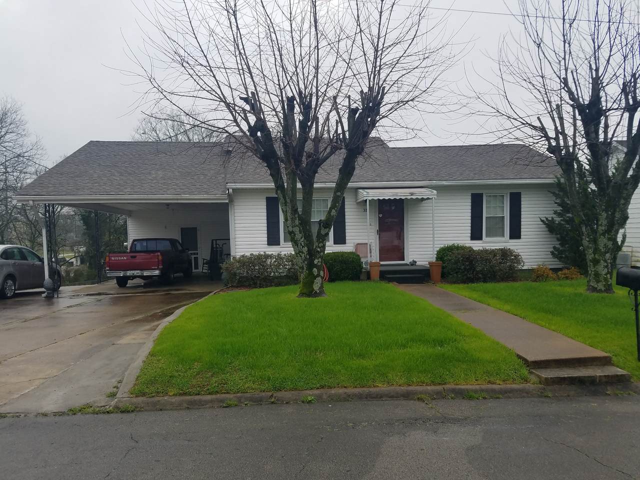 321 Pine St - Photo 1