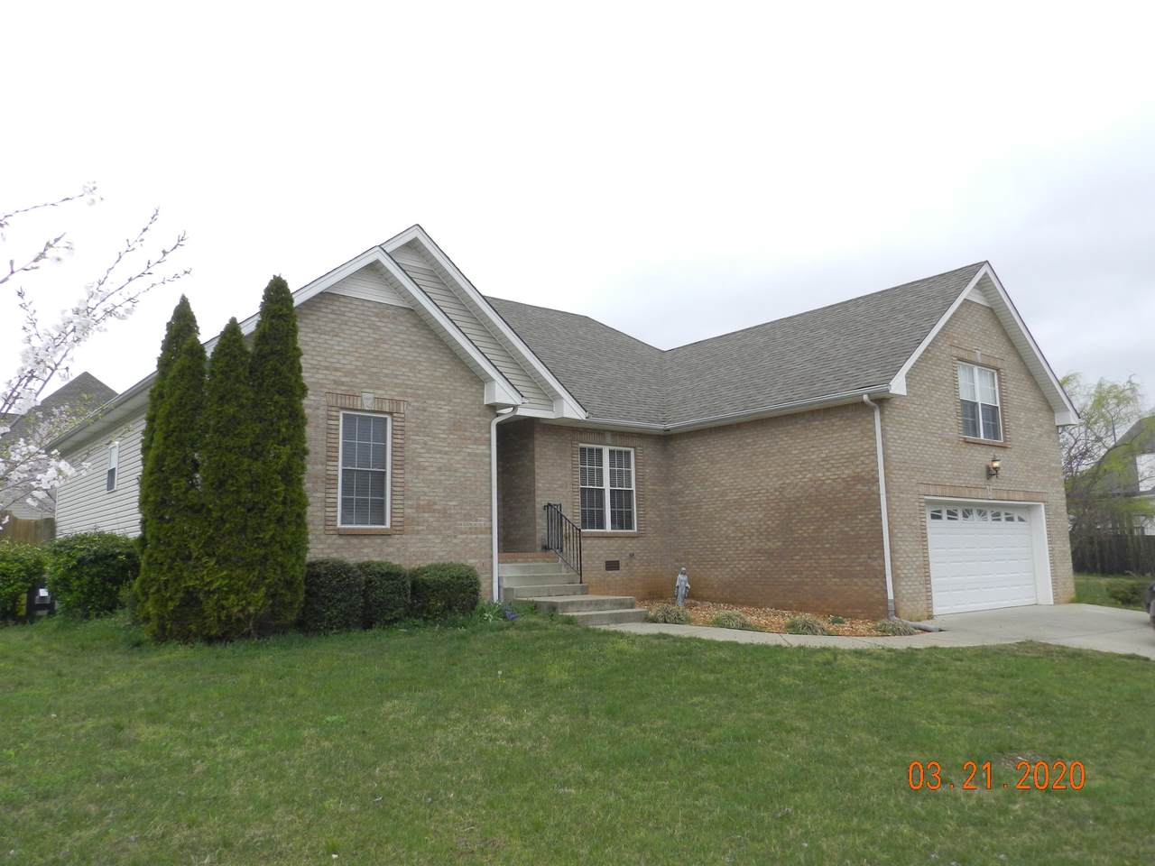 152 Gallant Ct - Photo 1