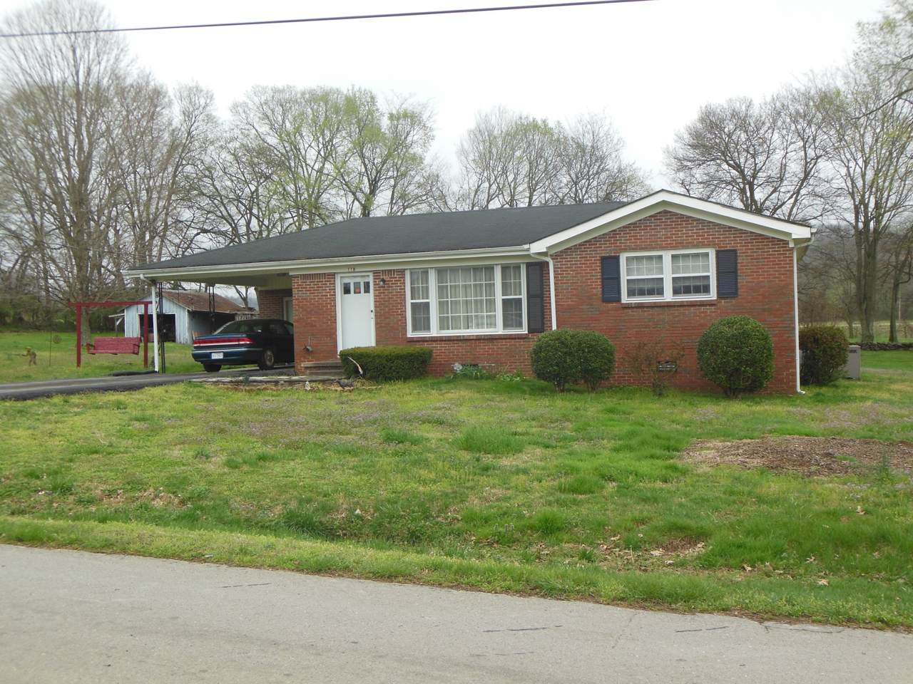 118 April Ln - Photo 1