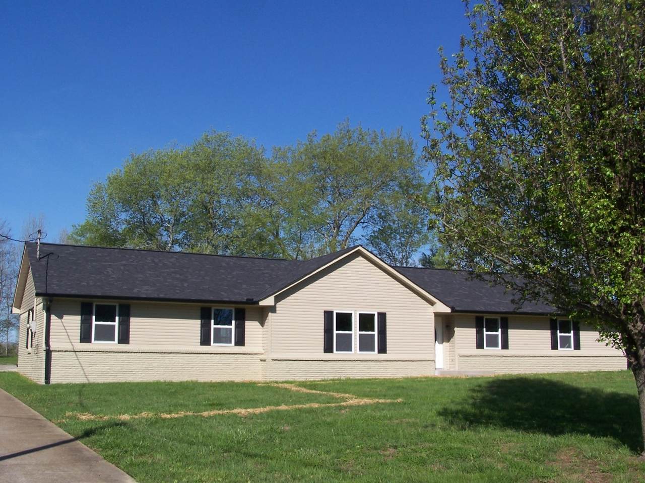 190 Thompson Dr - Photo 1 190 Thompson Dr - Photo 1