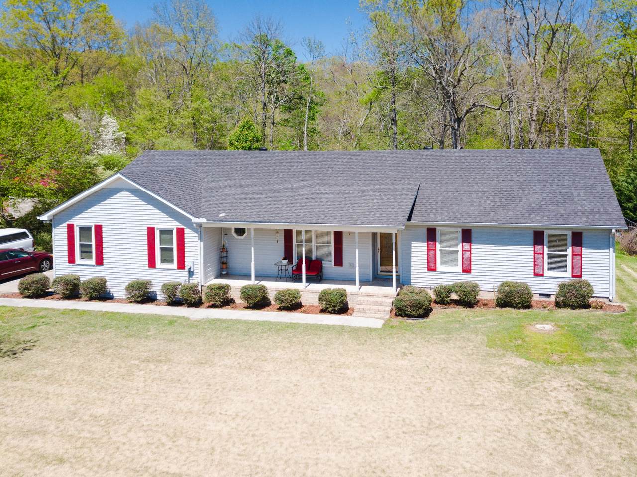 318 River Bluff Drive W - Photo 1 318 River Bluff Drive W - Photo 1