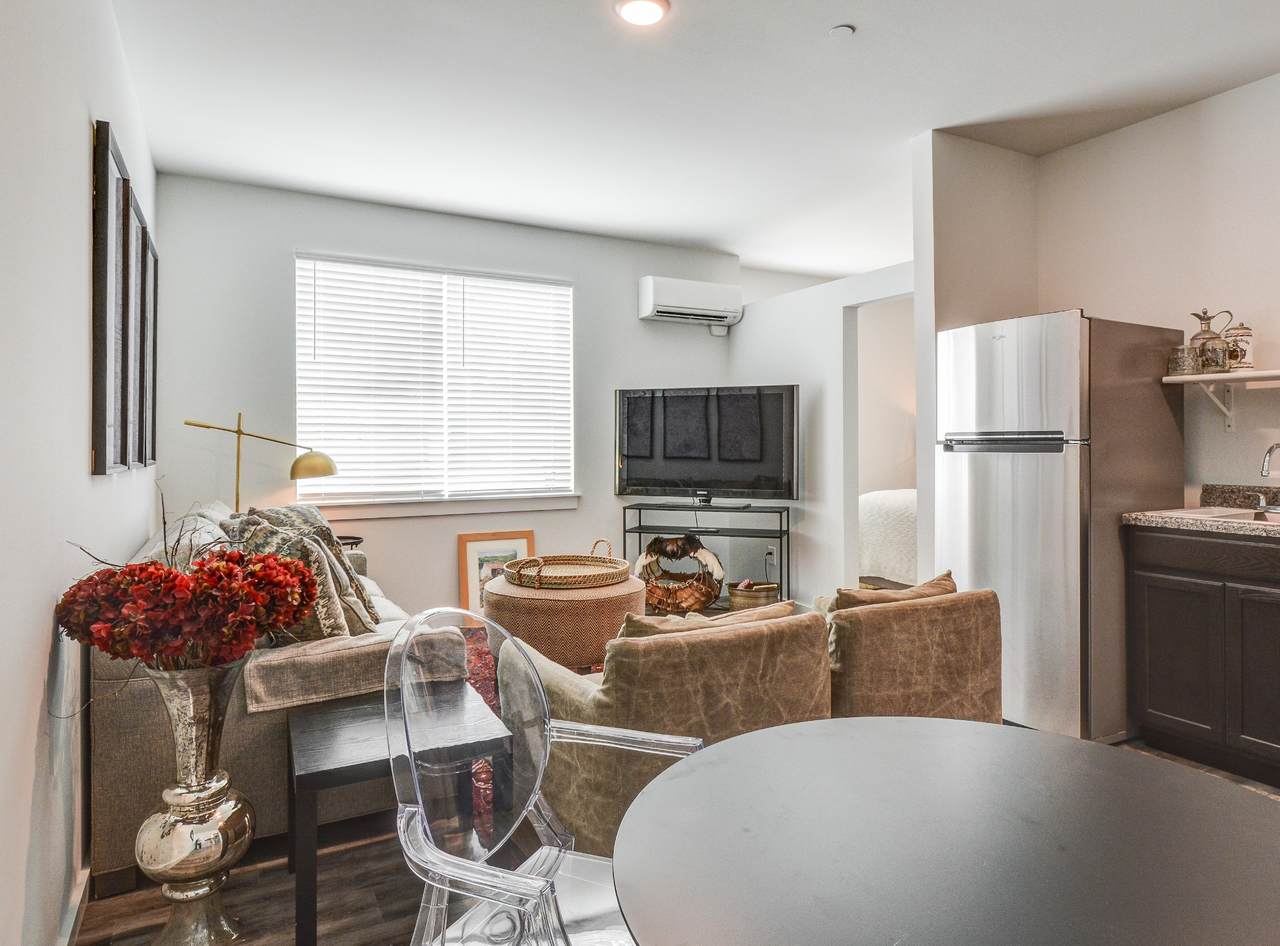 712 Main St - Photo 1
