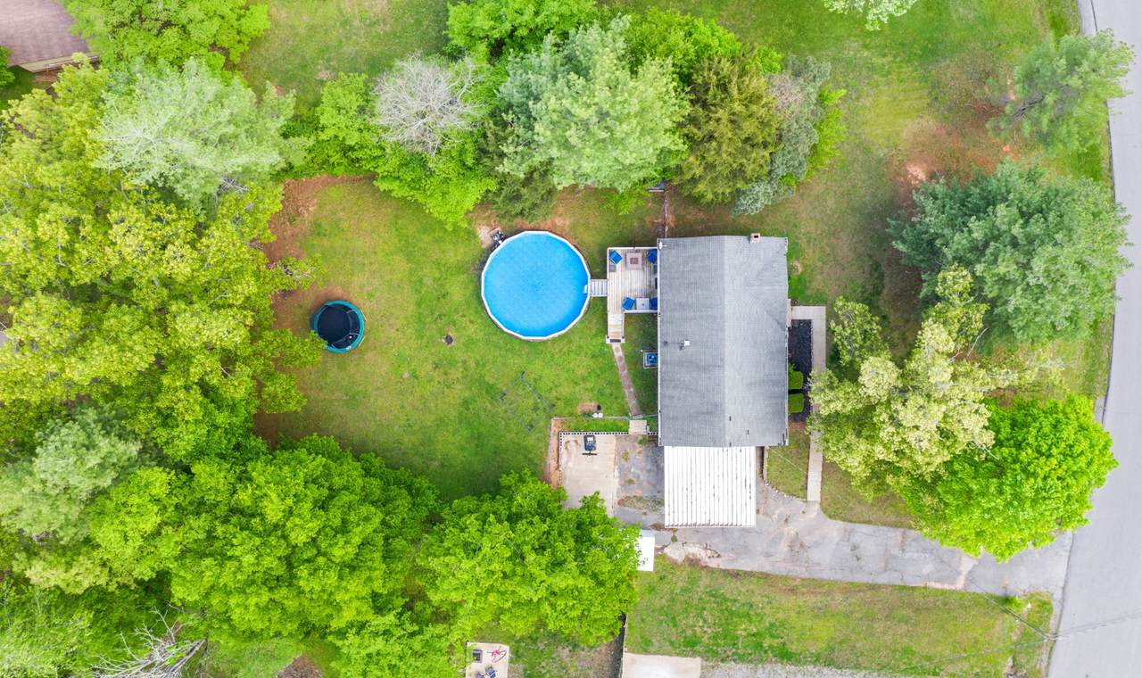 2176 Blakemore Dr - Photo 1