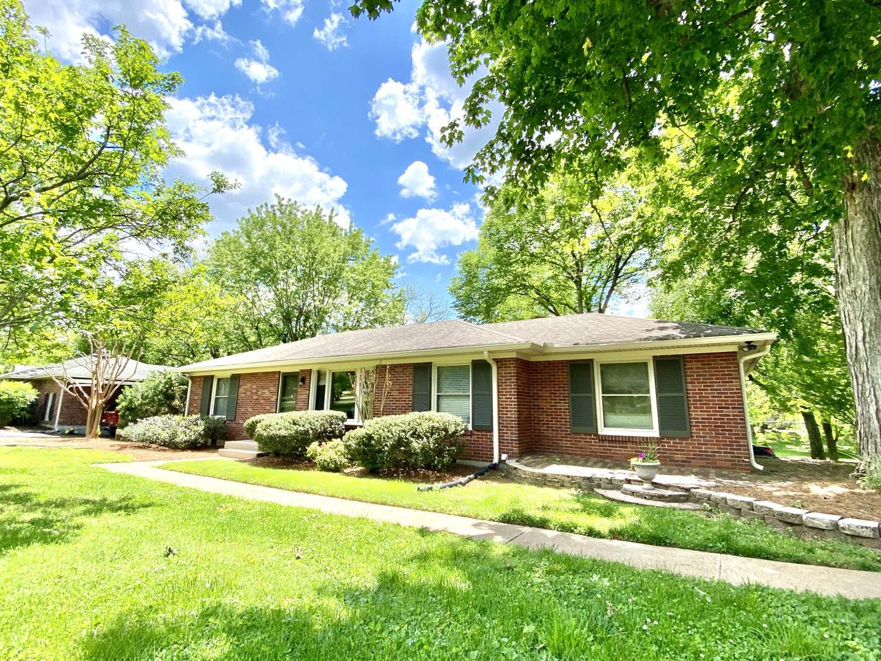 631 Oakley Dr - Photo 1 631 Oakley Dr - Photo 1
